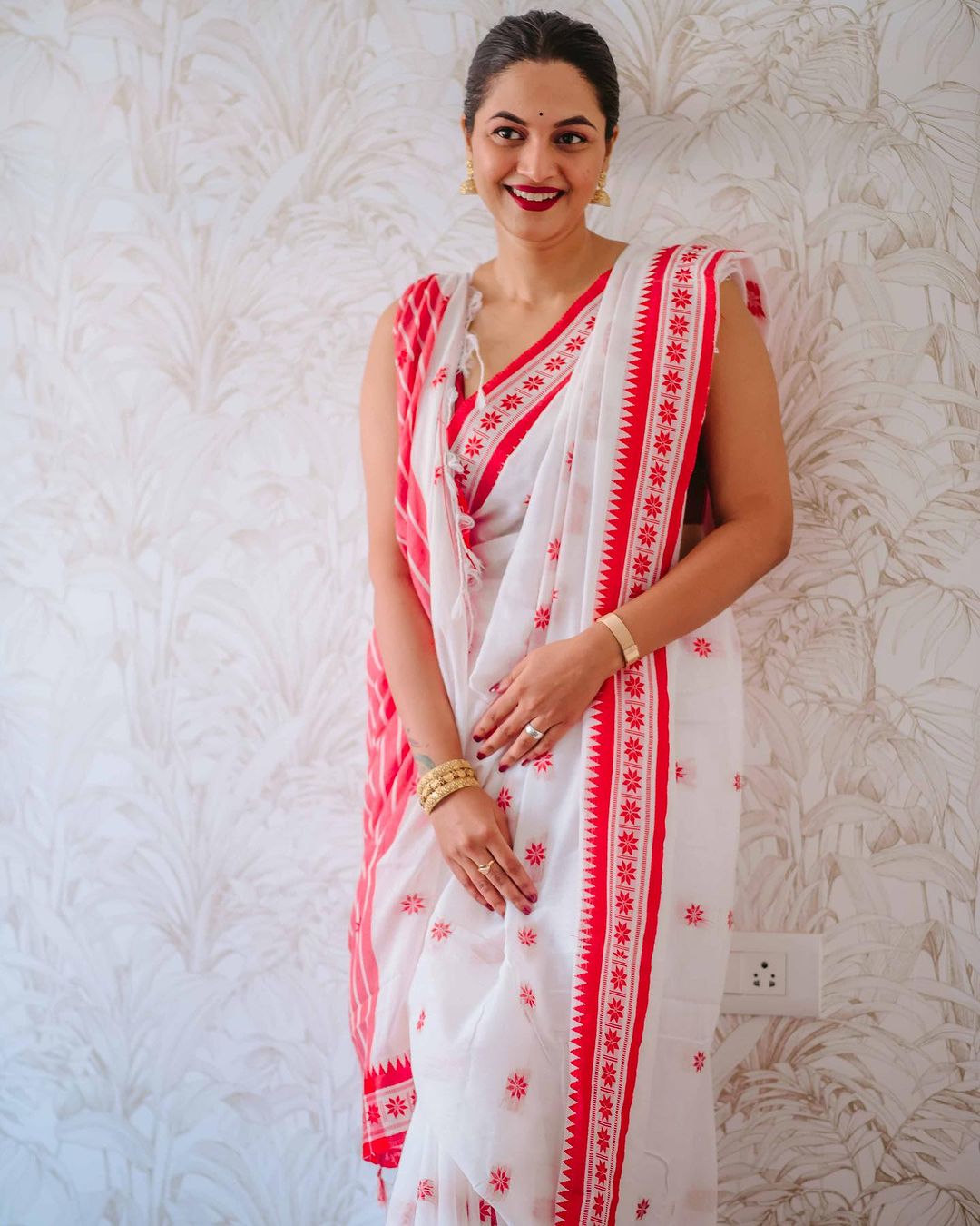 New Design Soft Linen Cotton Silk Saree – Rich Jaquard Weave (509gm)