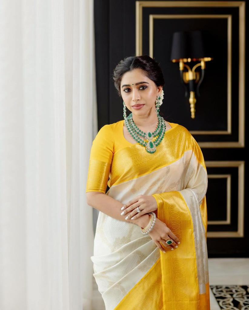 Elegant Banarasi Soft Silk Saree with Gold Zari – Minimalistic Design