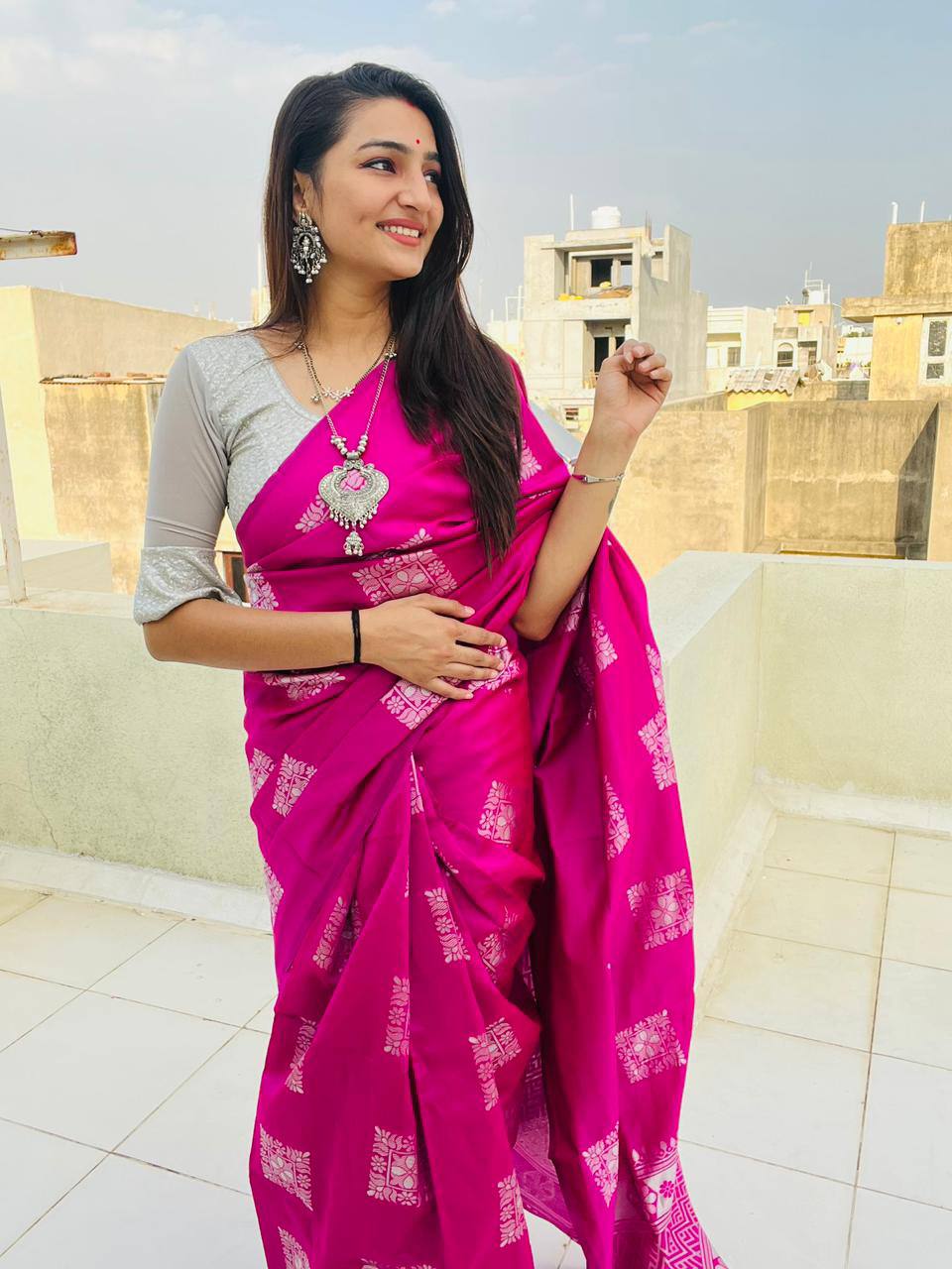 Banarasi Soft Silk Saree – Minimalistic Elegance Saree