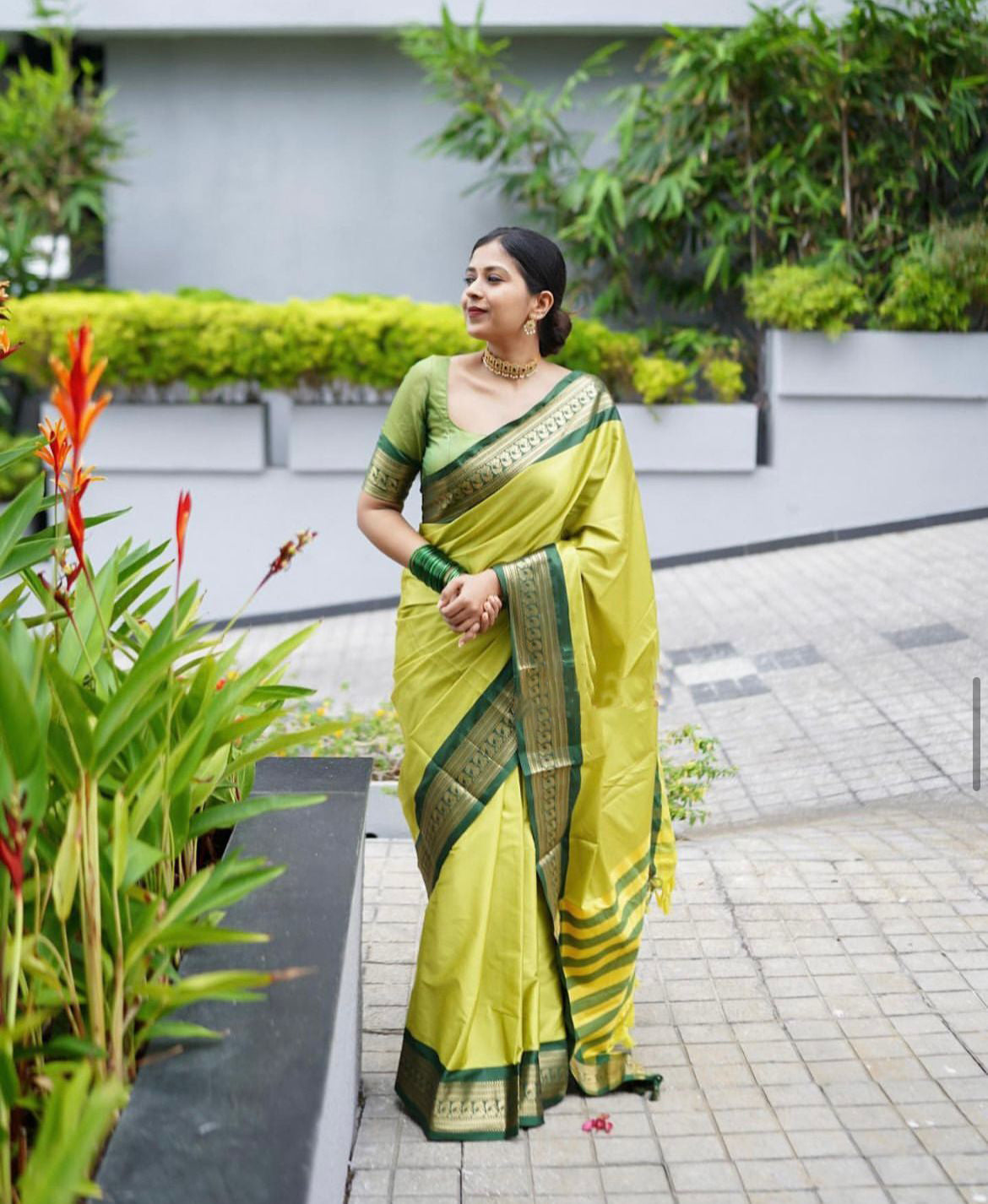 Stunning Banarasi Silk Saree with Rich Luster – Classic