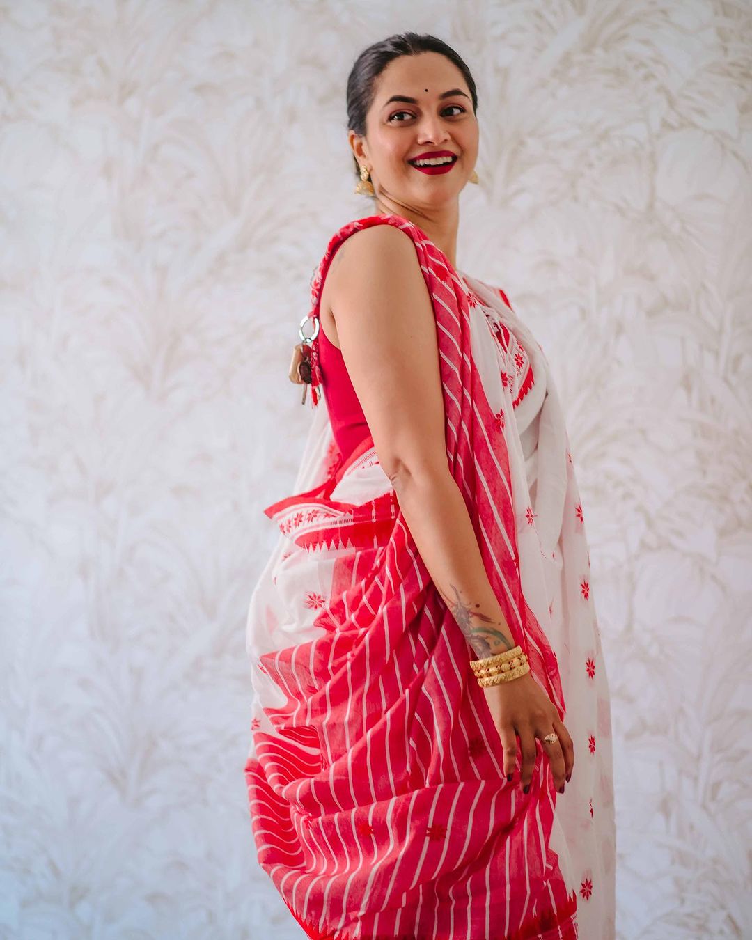 New Design Soft Linen Cotton Silk Saree – Rich Jaquard Weave (509gm)