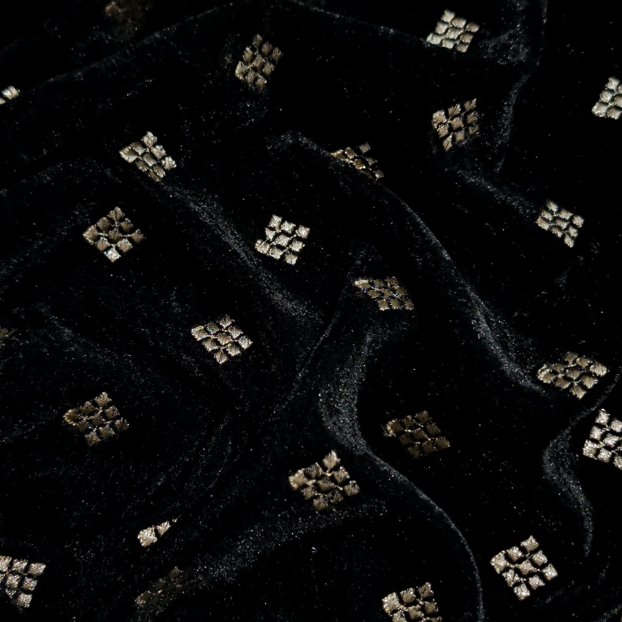 Premium Square Butti Embroidery Fabric – 1 Meter Cut | Elegant Designer Embroidered Material for Kurti, Blouse & Ethnic Wear