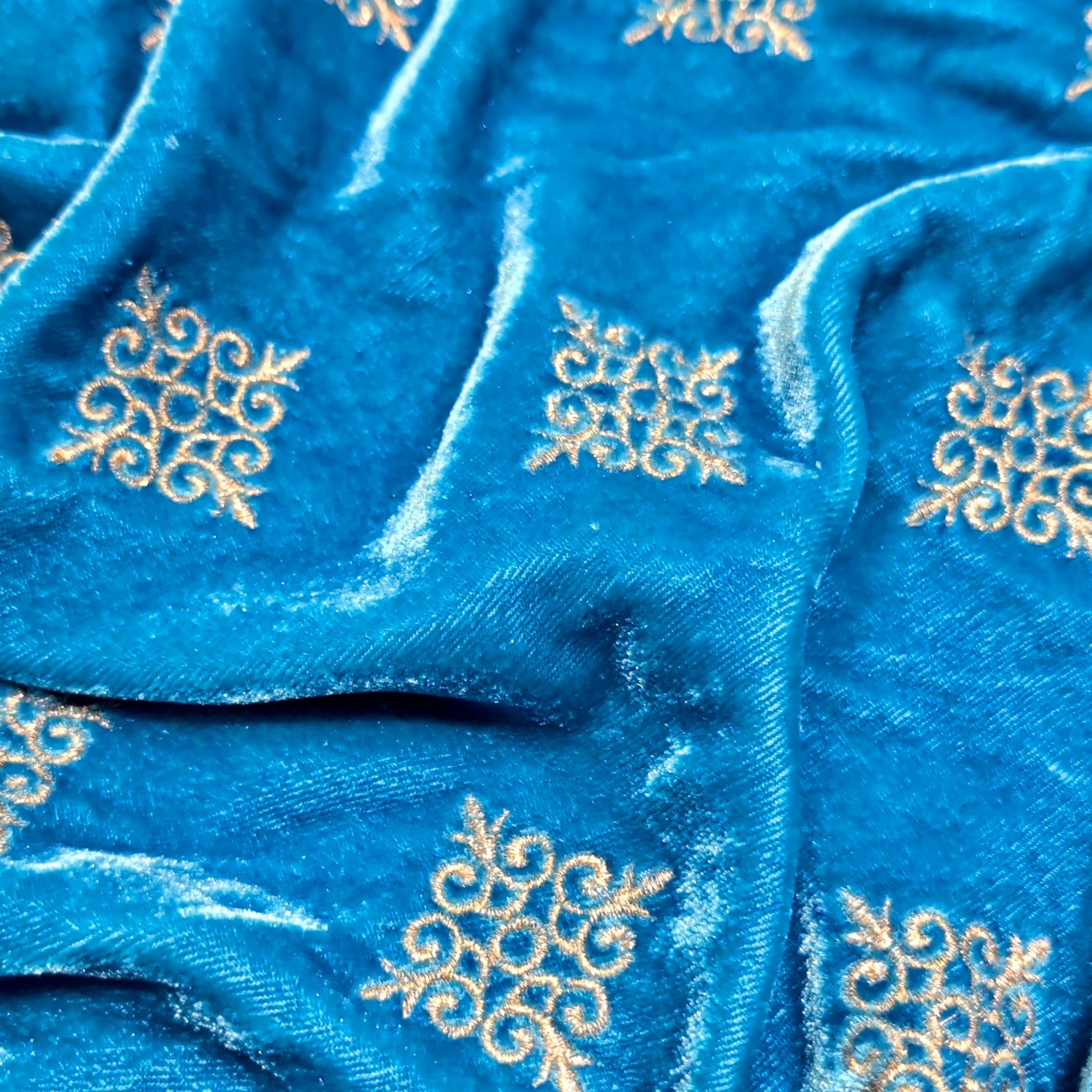 Embroidery Velvet Fabric – Kite Butti Design | Soft Premium Velvet | 1 Meter Fabric for Kurti, Blouse, Dress & Ethnic Wear