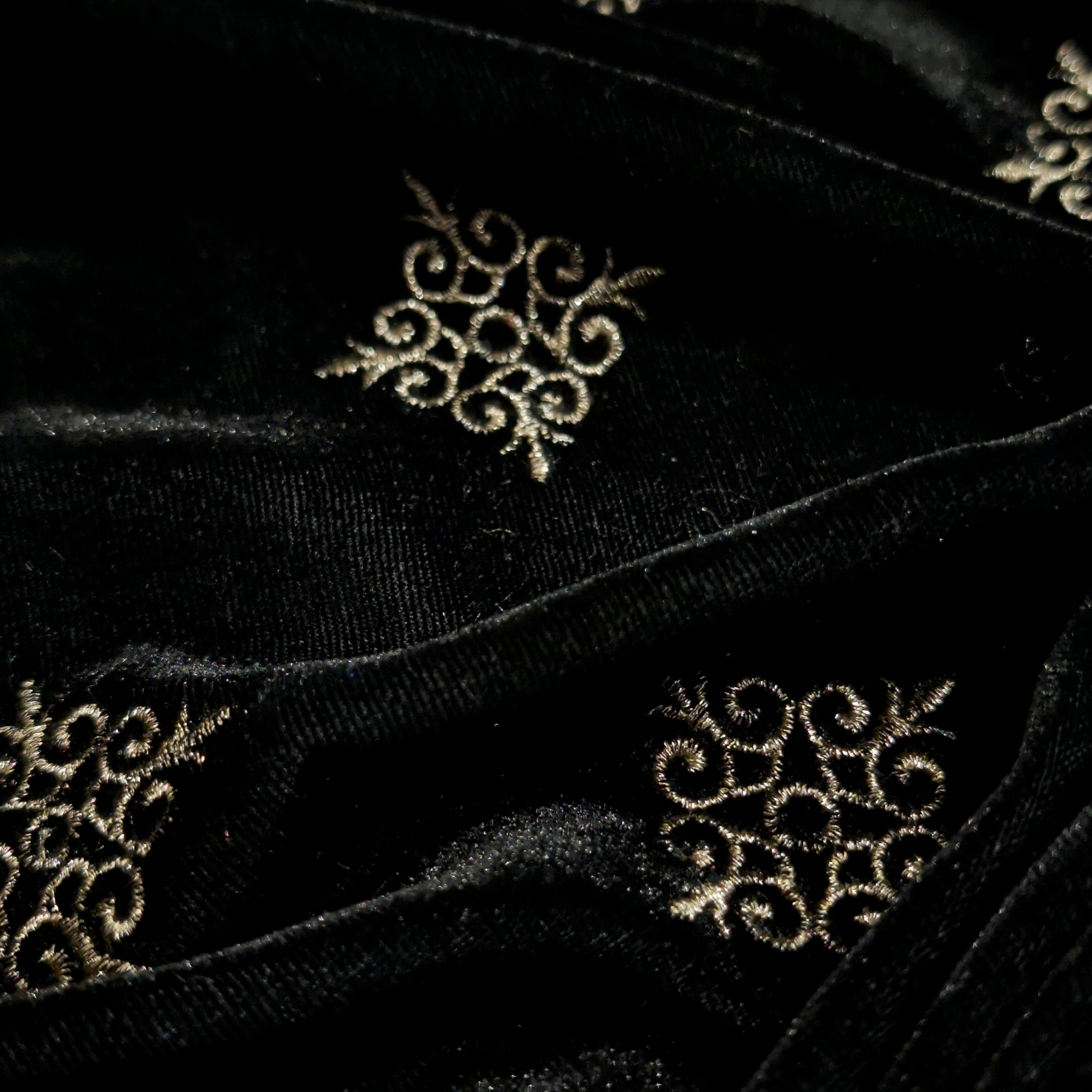 Embroidery Velvet Fabric – Kite Butti Design | Soft Premium Velvet | 1 Meter Fabric for Kurti, Blouse, Dress & Ethnic Wear