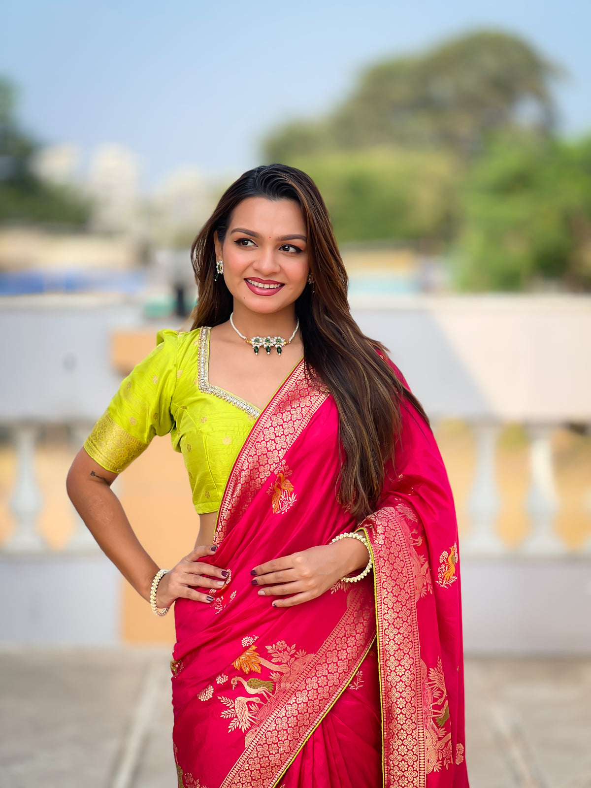 Soft Dolla Silk Saree; Pure Dolla Silk Zari Weaving Saree; Traditional Meenakari Work Saree; Rich Meenakari Woven Pallu; Elegant Piping Border; Contrast Soft Silk Woven Blouse Piece