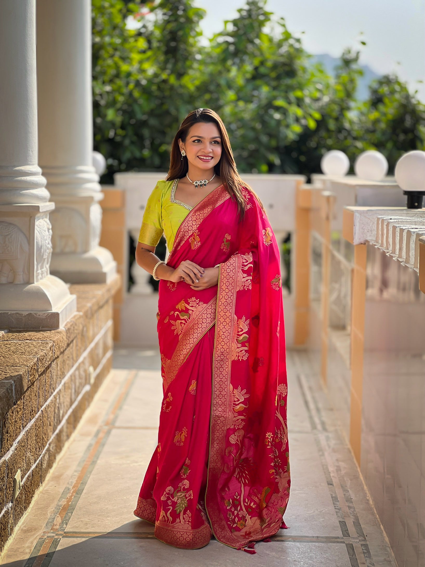 Soft Dolla Silk Saree; Pure Dolla Silk Zari Weaving Saree; Traditional Meenakari Work Saree; Rich Meenakari Woven Pallu; Elegant Piping Border; Contrast Soft Silk Woven Blouse Piece