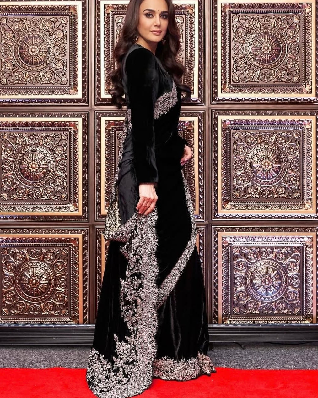 viscose velvet saree with sequins zari dori embroidery