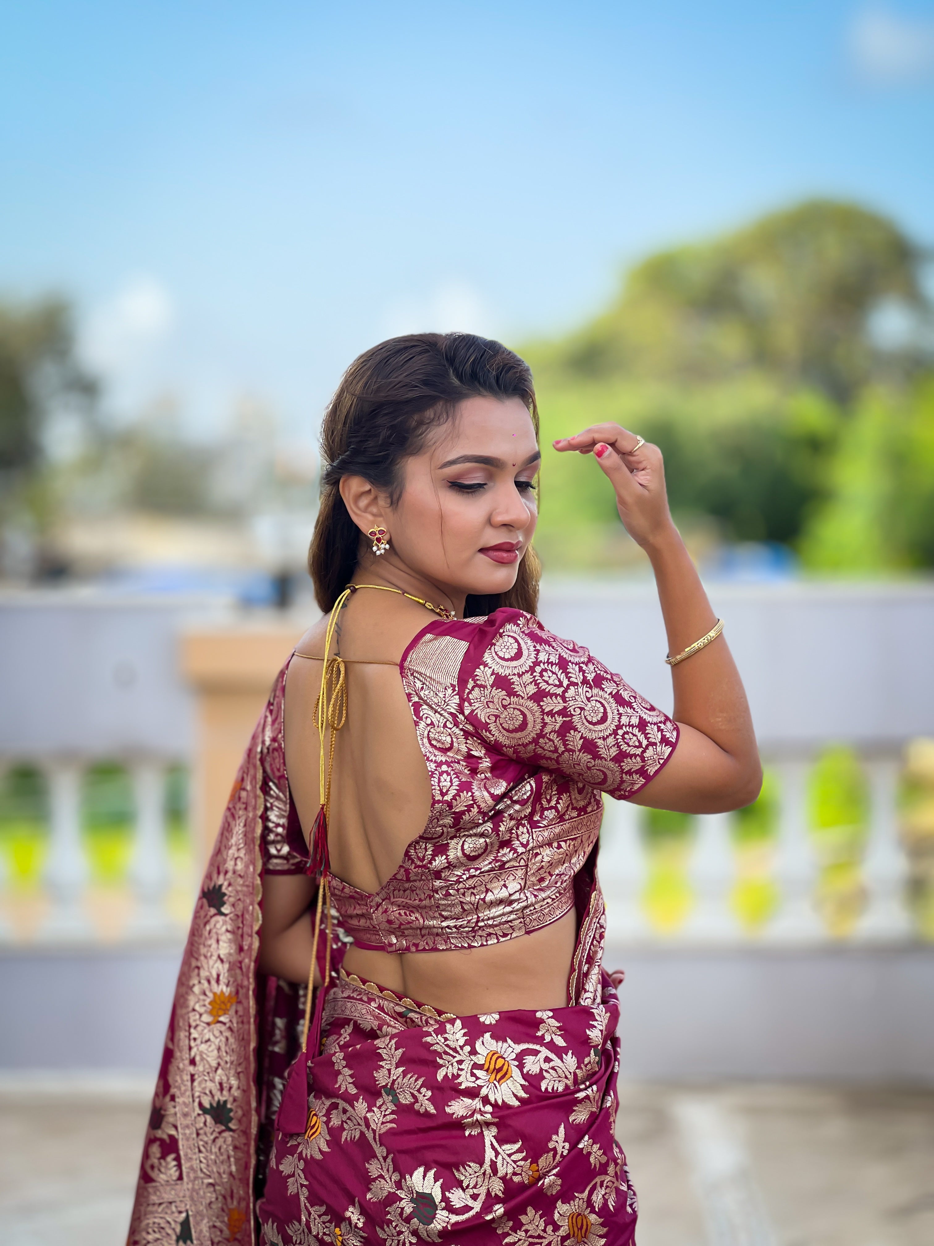 Soft Dolla Silk Saree; Pure Dolla Silk Zari Weaving Saree; Traditional Meenakari Work Saree; Rich Meenakari Woven Pallu and Border; Tassels on Pallu; Matching Soft Silk Woven Blouse Piece