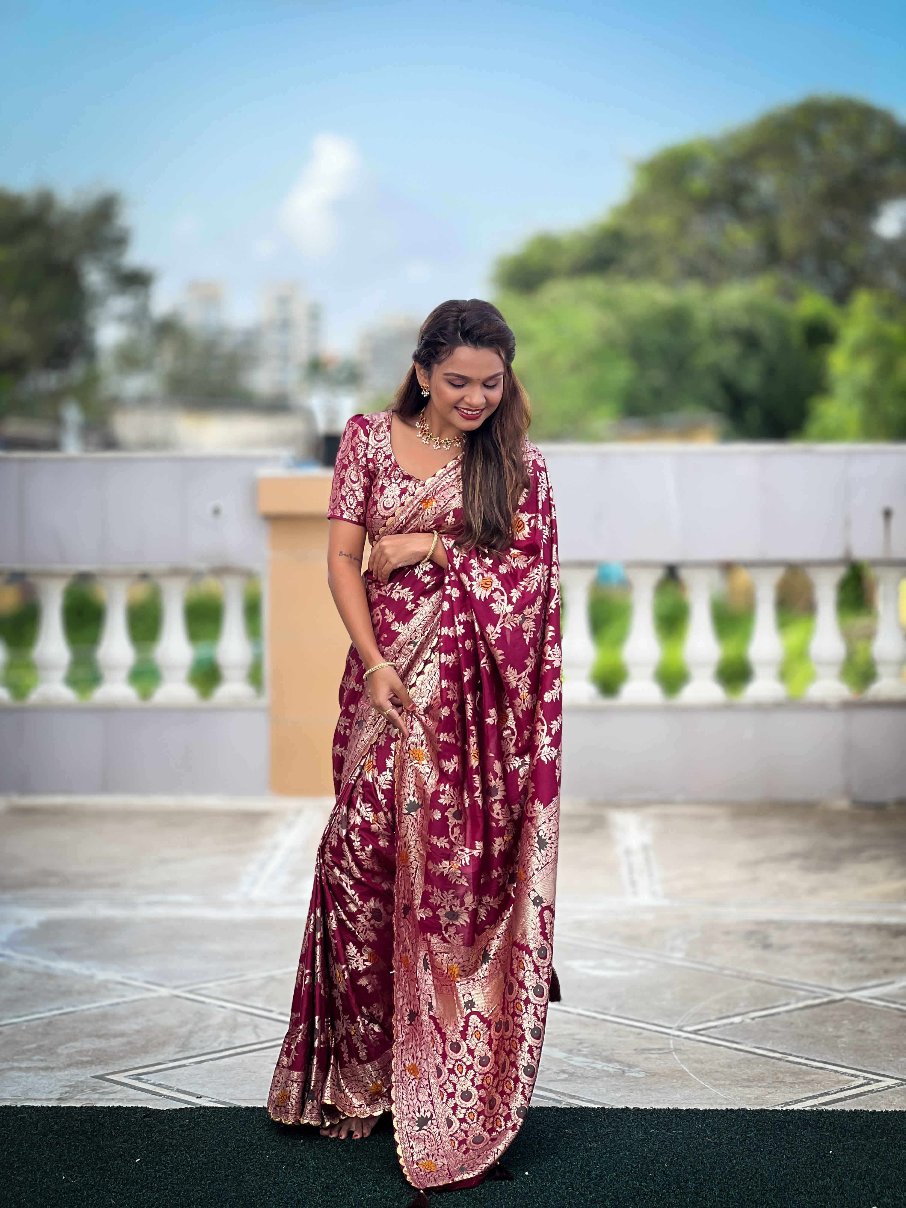 Soft Dolla Silk Saree; Pure Dolla Silk Zari Weaving Saree; Traditional Meenakari Work Saree; Rich Meenakari Woven Pallu and Border; Tassels on Pallu; Matching Soft Silk Woven Blouse Piece