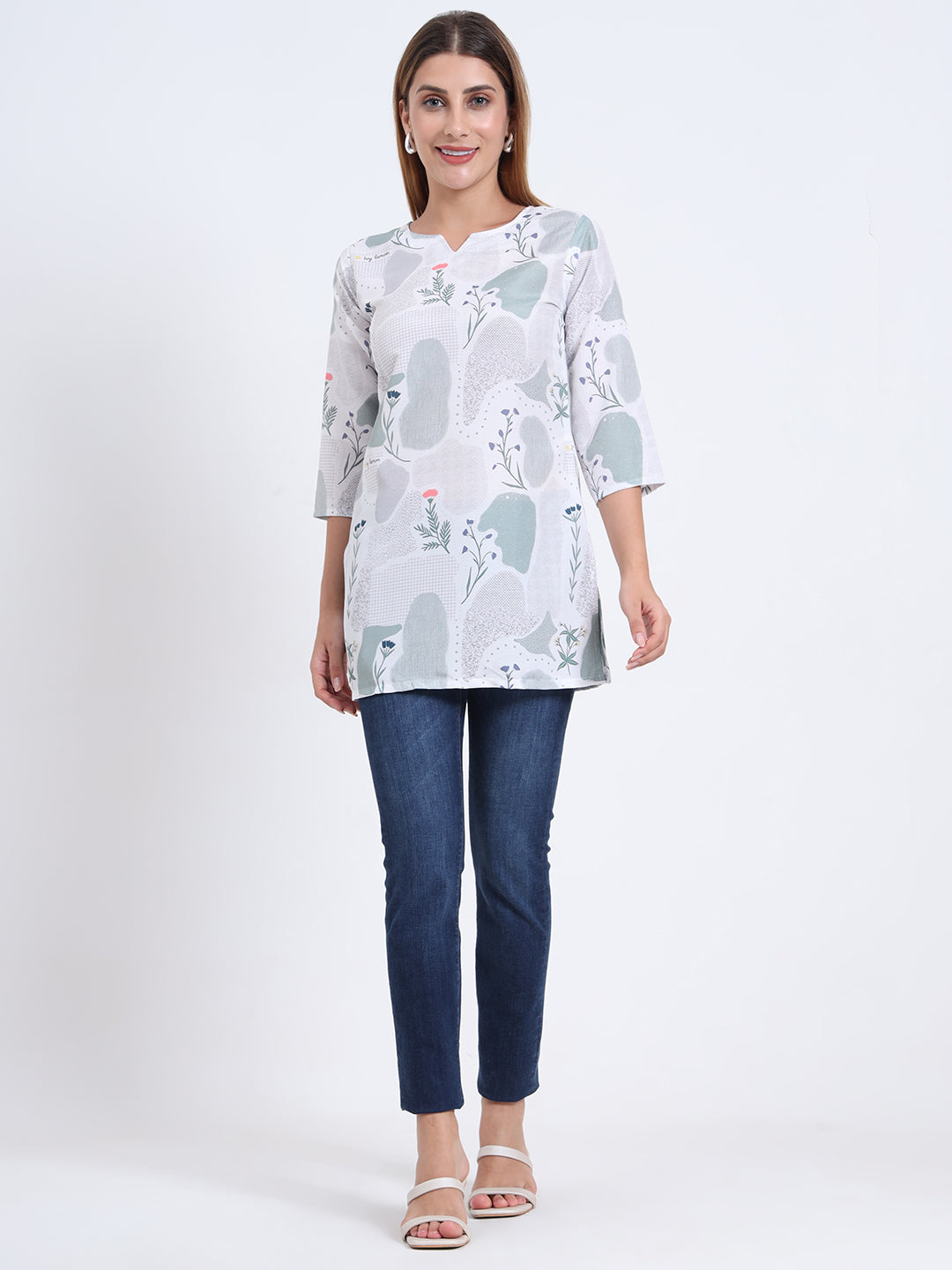 Women Rayon Digital Print Top with Quarter Length Sleeves