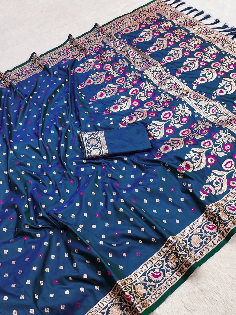 Soft Banarasi Silk Saree, Zari Weaving, Meenakari Touchup Design, Rich Pallu, Meenakari Woven Border, Tassels Attached, Soft Silk Weaving Blouse Piece, Sleeve Border, Premium Quality Saree, Indian Ethnic Wear, Traditional Banarasi, Festive Saree, Wedding Attire, Women's Fashion.