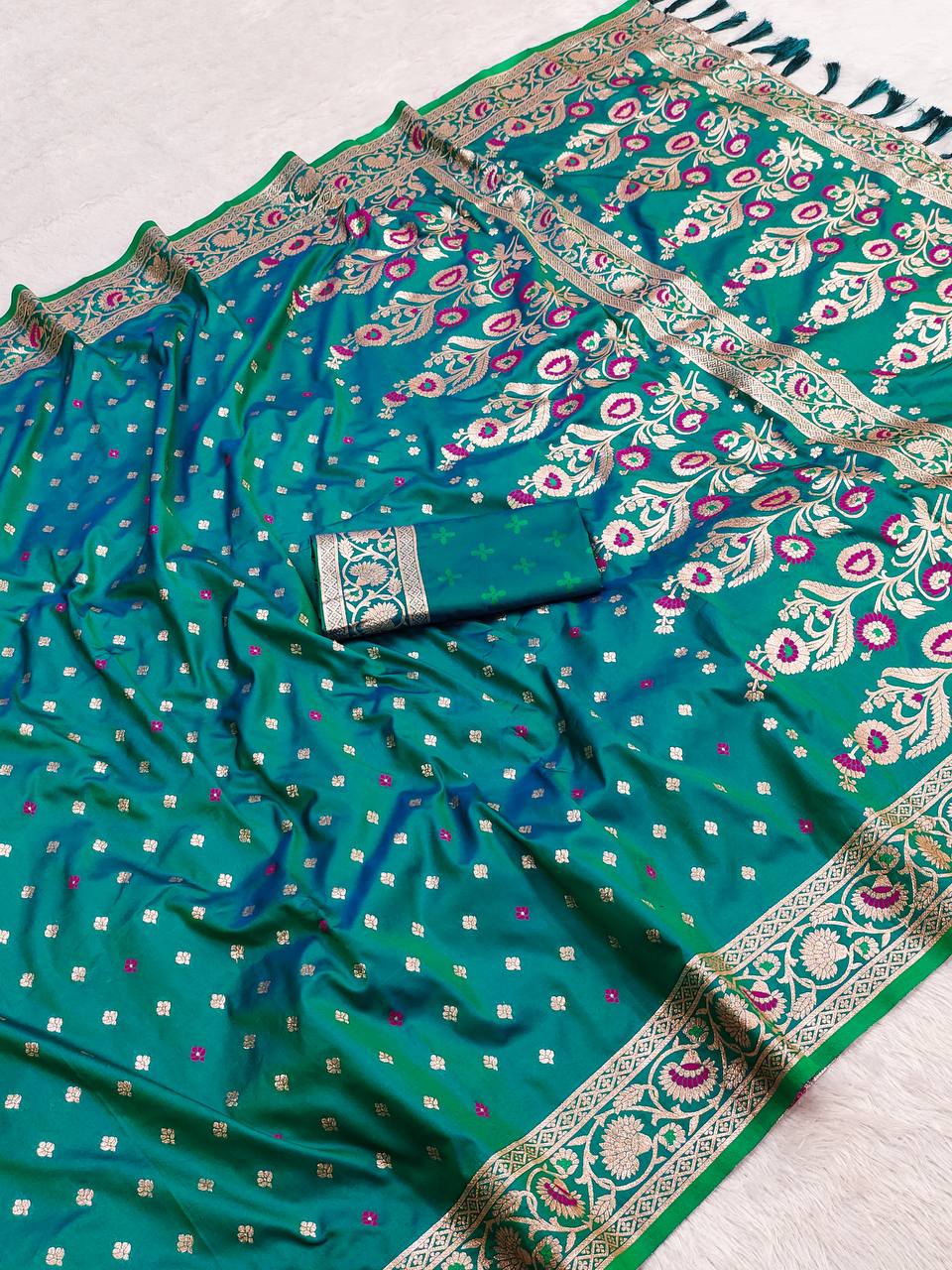 Soft Banarasi Silk Saree, Zari Weaving, Meenakari Touchup Design, Rich Pallu, Meenakari Woven Border, Tassels Attached, Soft Silk Weaving Blouse Piece, Sleeve Border, Premium Quality Saree, Indian Ethnic Wear, Traditional Banarasi, Festive Saree, Wedding Attire, Women's Fashion.