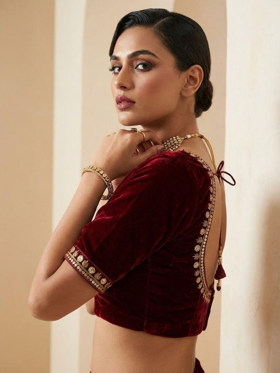 luxury 9000 velvet saree with zari embroidery and dual sequins lace